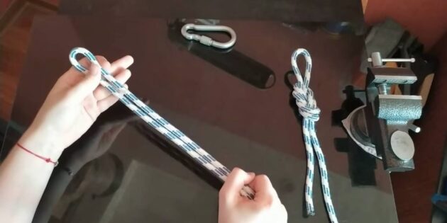 Як зав'язати вузол «вісімка петлею»: складіть мотузку навпіл