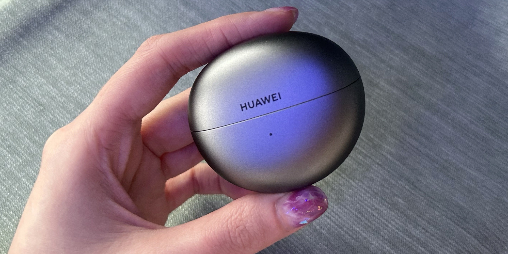 Наушники Huawei FreeClip в зарядном футляре