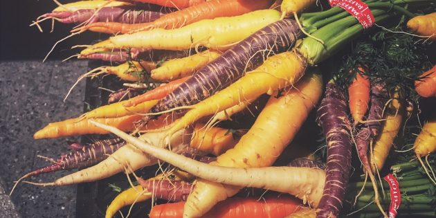 Дивні наукові факти: морква раніше була білою та фіолетовою.